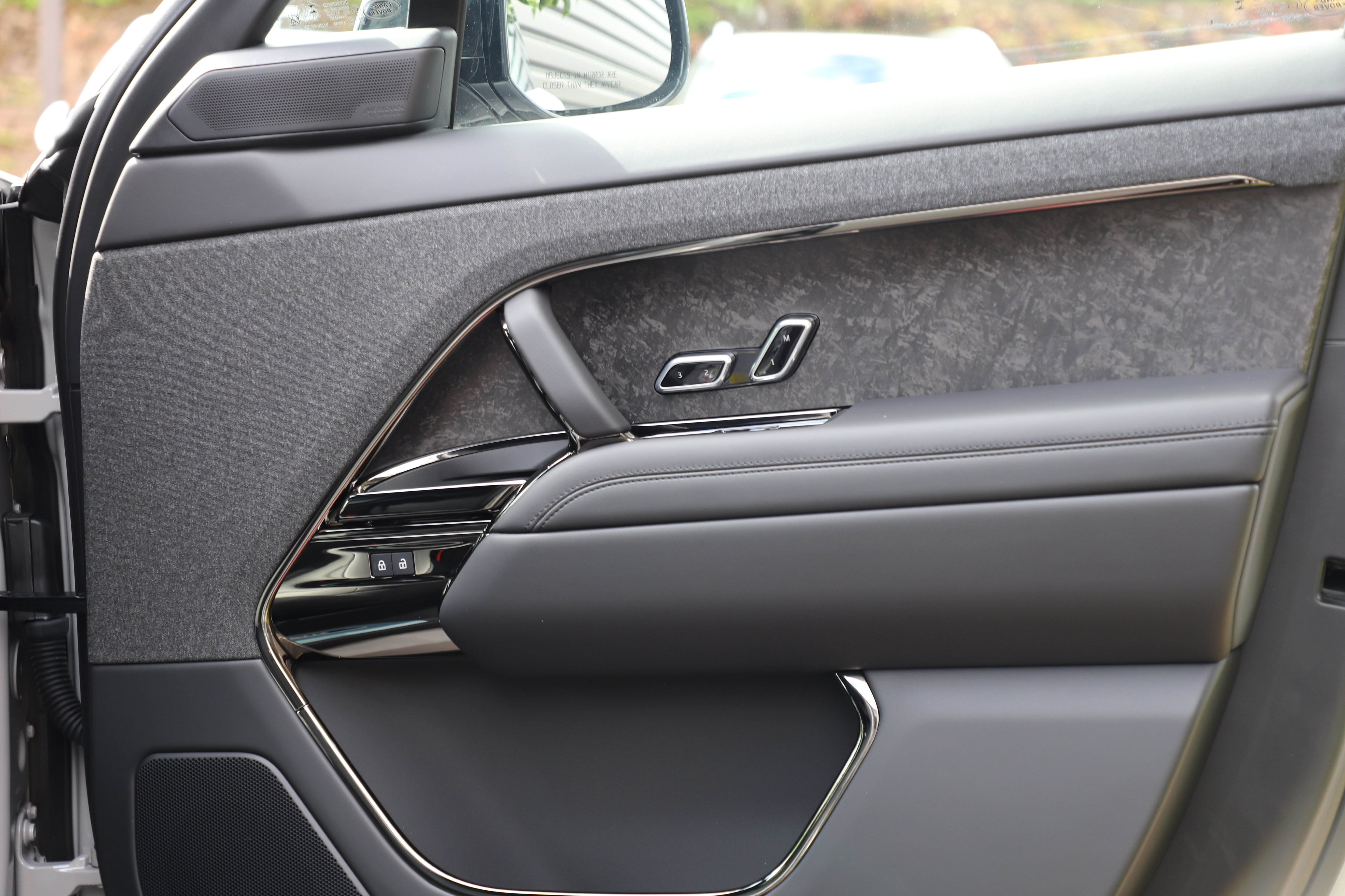 New 2026 Land Rover Range Rover Sport Dynamic SE AWD/4WD image 9
