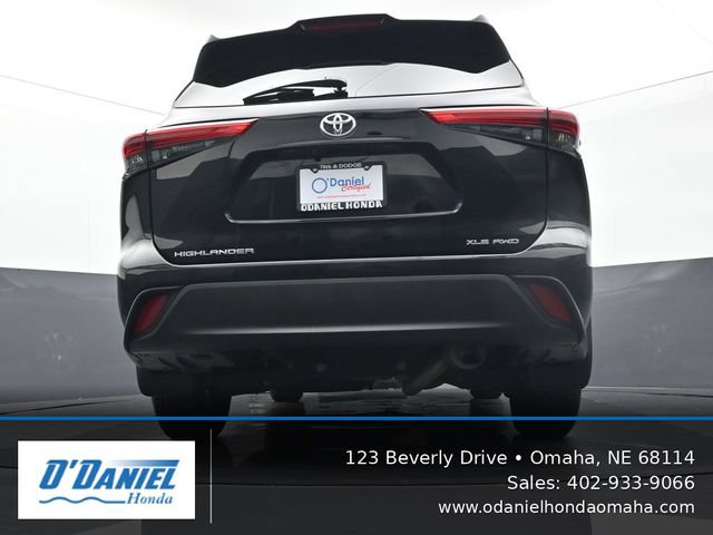 Used 2023 Toyota Highlander XLE AWD/4WD image 11