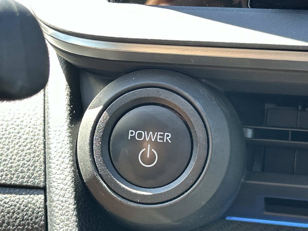 Used 2025 Toyota Prius XLE FWD image 33