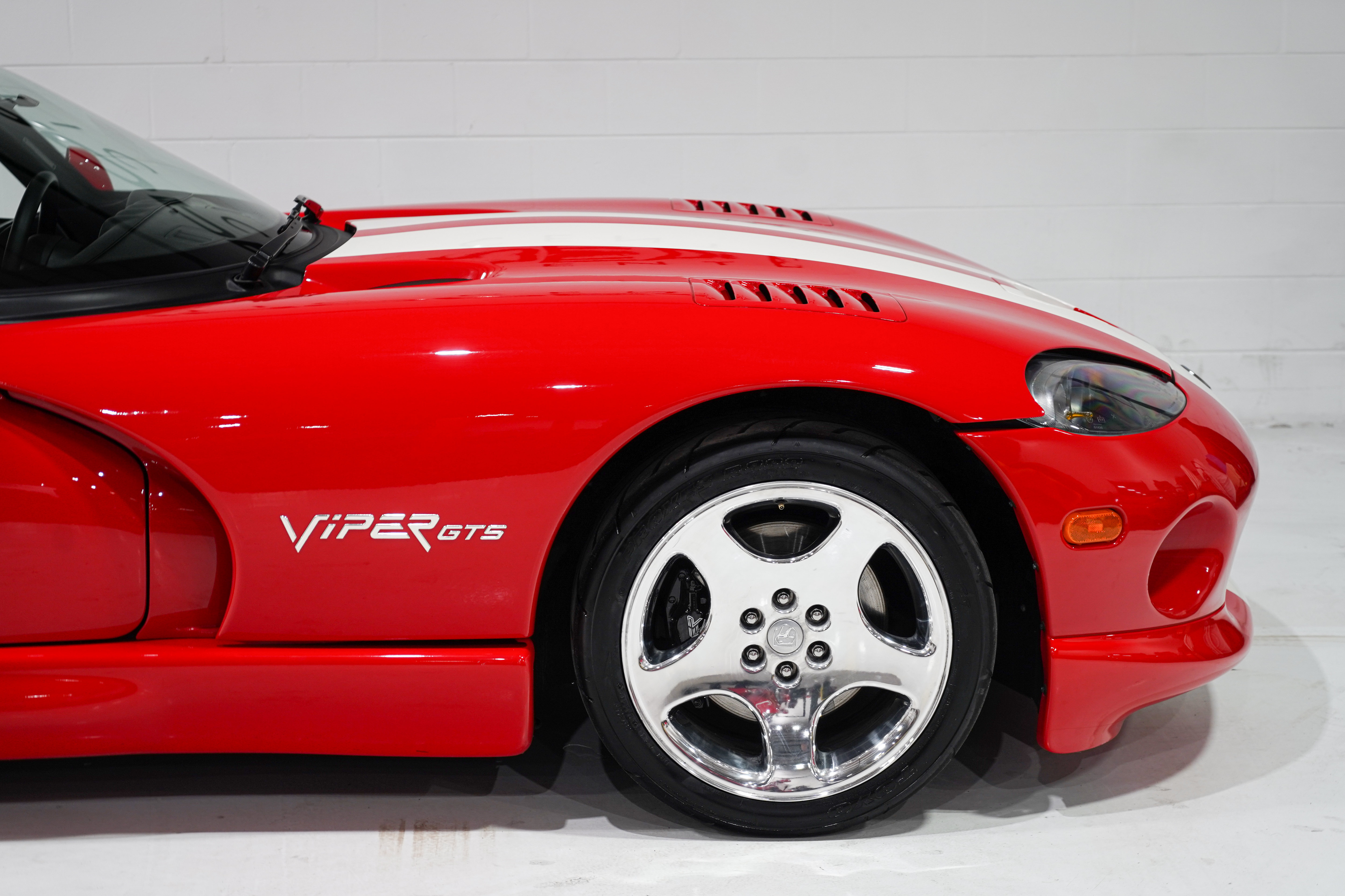 Used 2002 Dodge Viper GTS RWD image 21