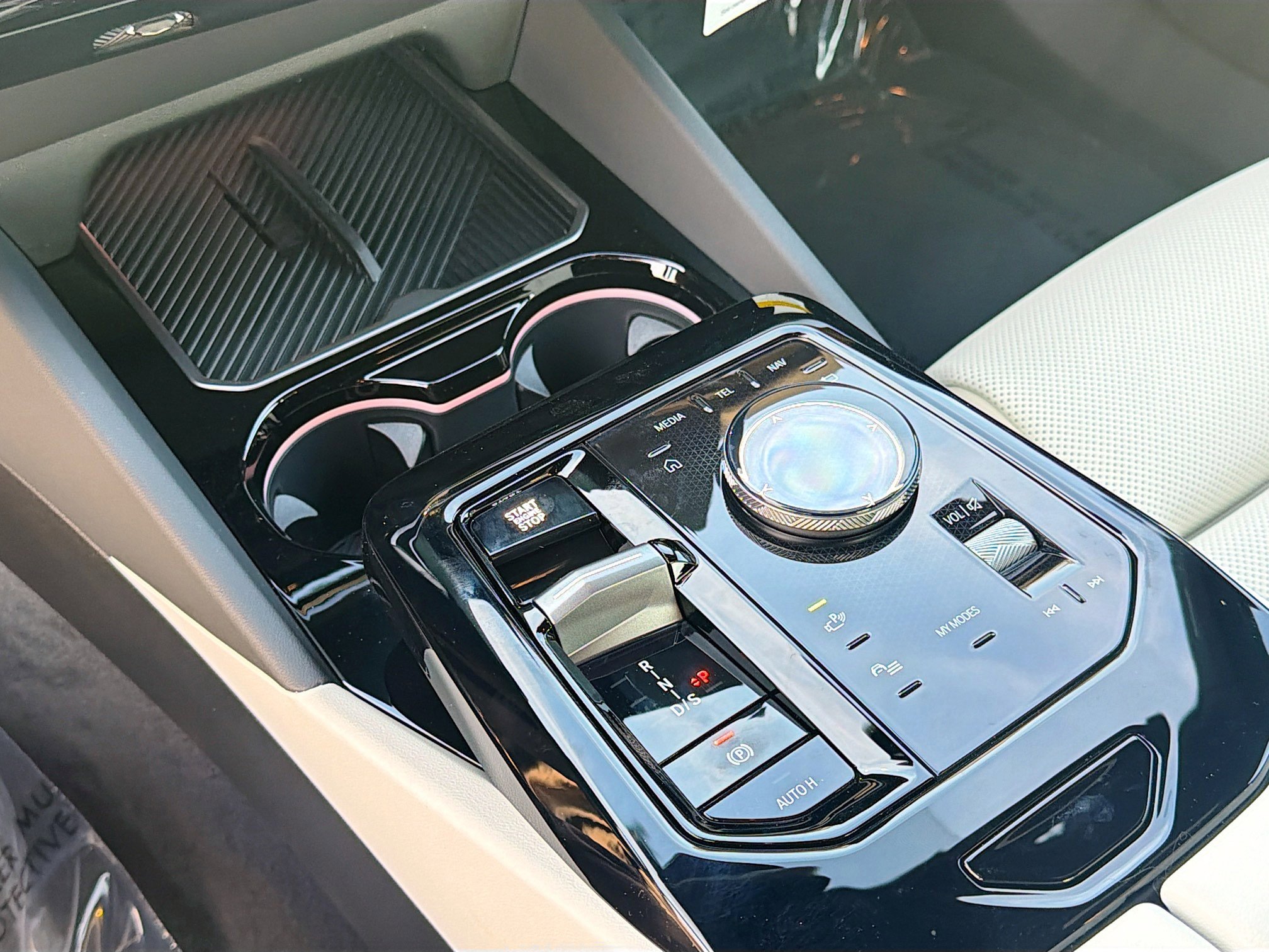 New 2026 BMW 530i w/ Convenience Package image 29