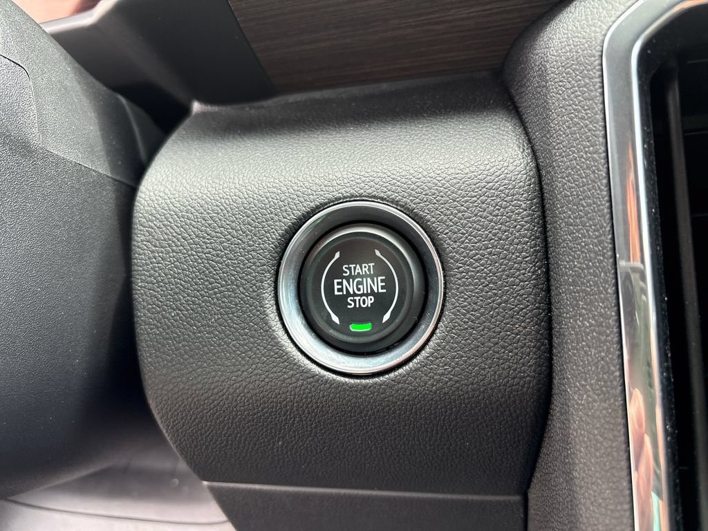 Certified 2025 GMC Acadia Denali w/ Super Cruise Package FWD image 26