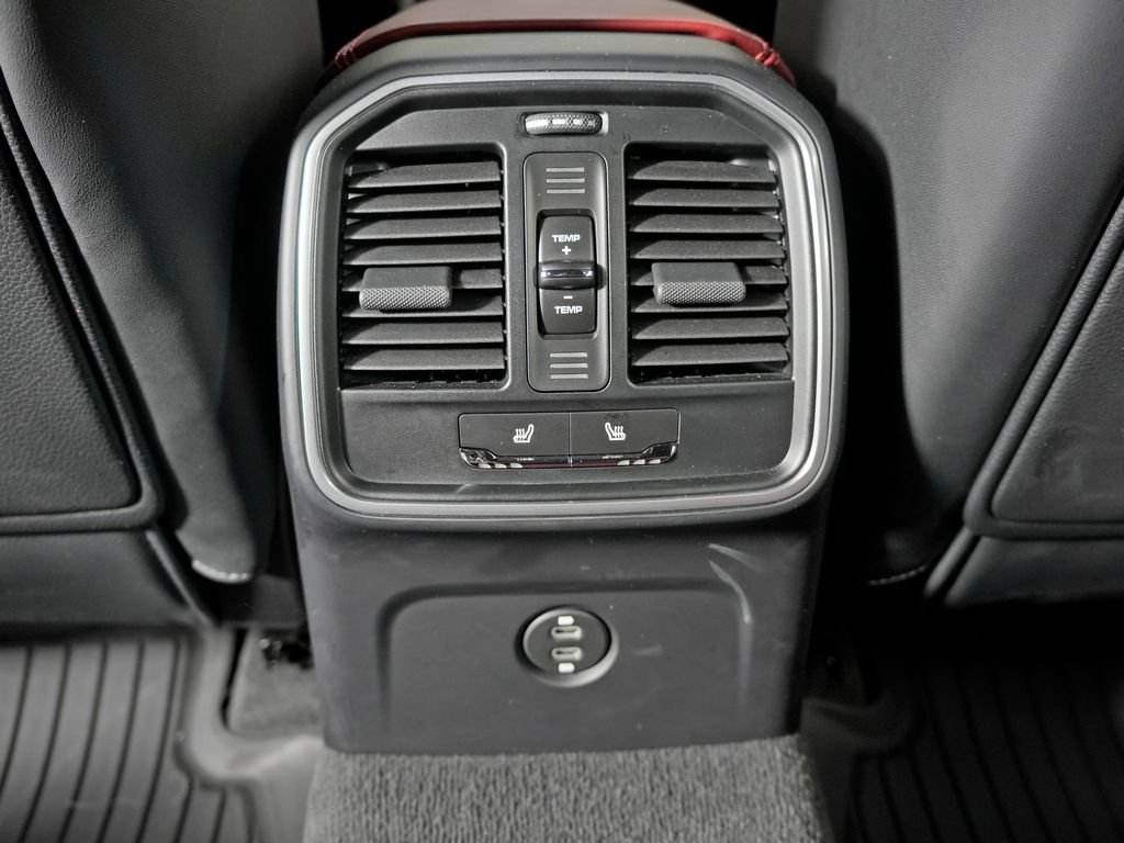 Certified 2026 Porsche Macan S AWD/4WD image 38