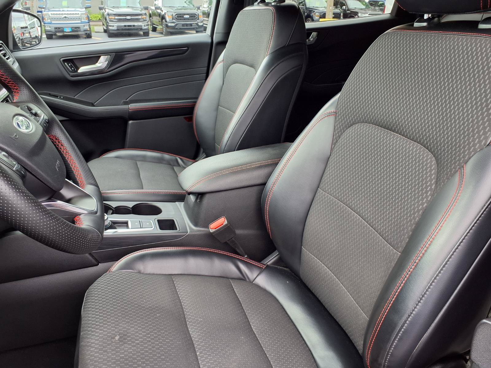 Used 2023 Ford Escape ST-Line Select w/ Tech Pack #1 AWD/4WD image 3