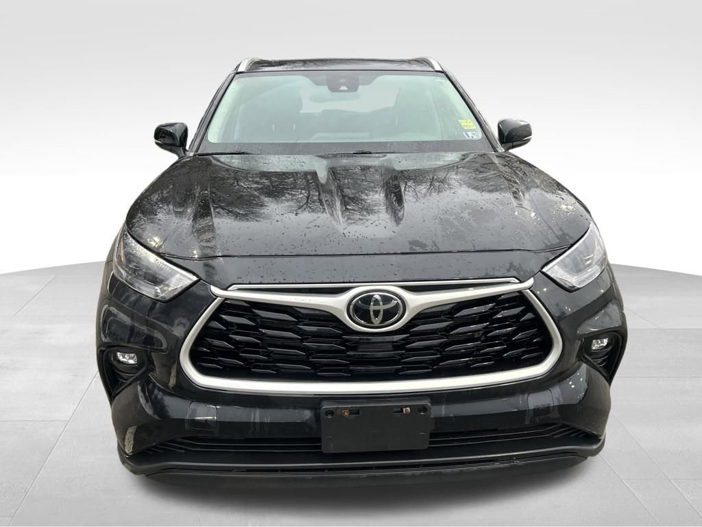 Used 2023 Toyota Highlander XLE image 9