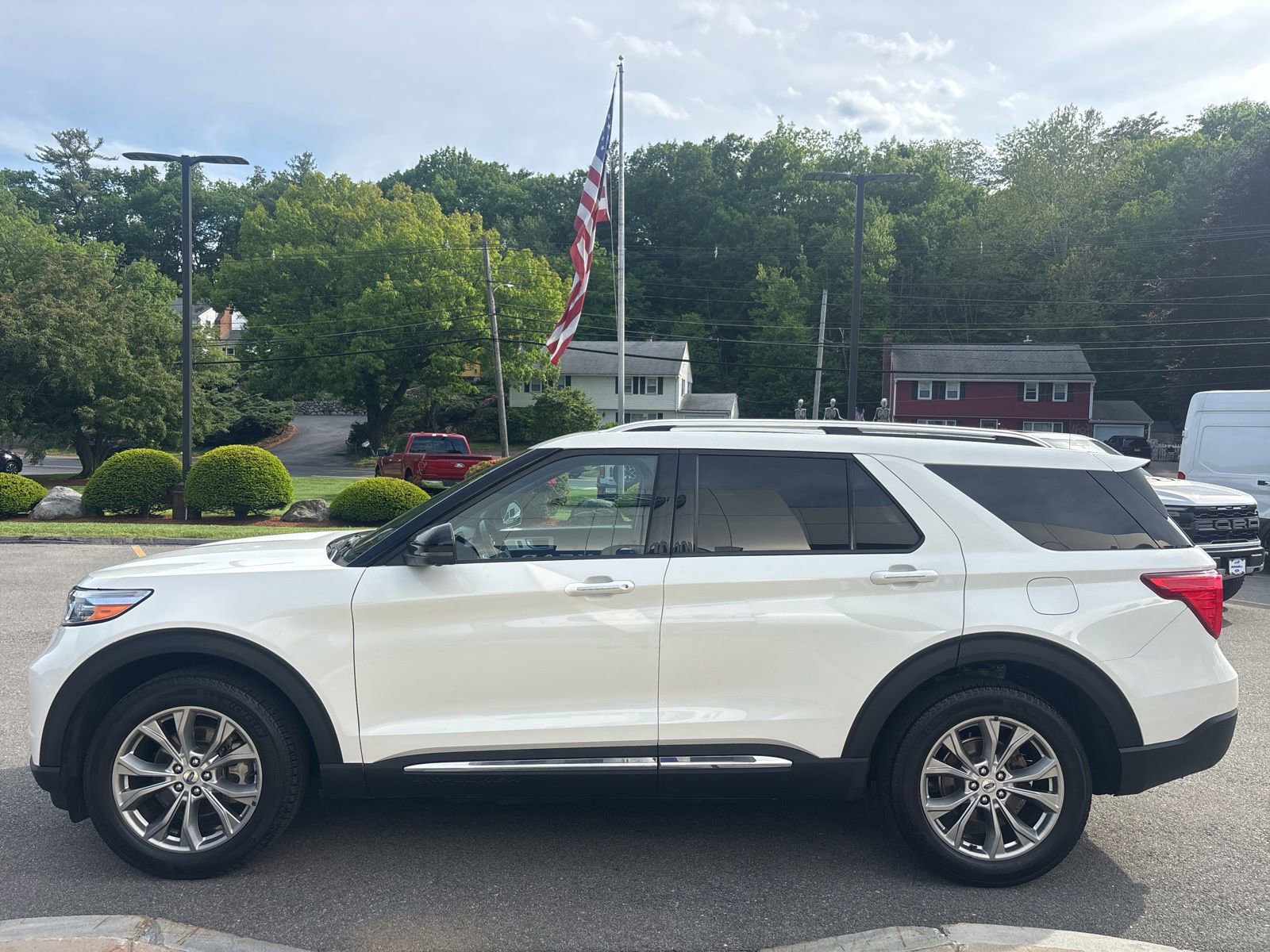 Certified 2023 Ford Explorer Limited w/ Limited Technology Package AWD/4WD image 6