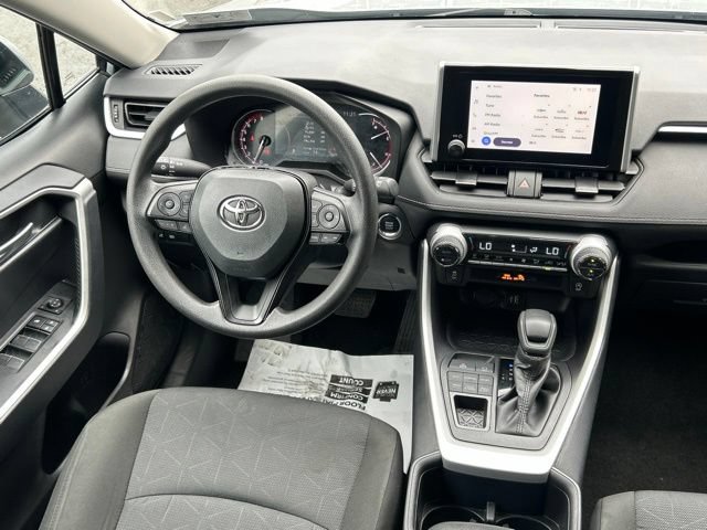 Used 2025 Toyota RAV4 XLE AWD/4WD image 52