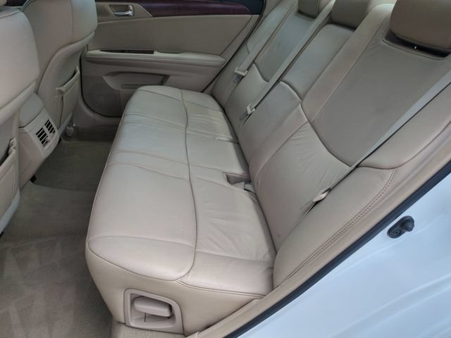 Used 2012 Toyota Avalon XLS FWD image 15