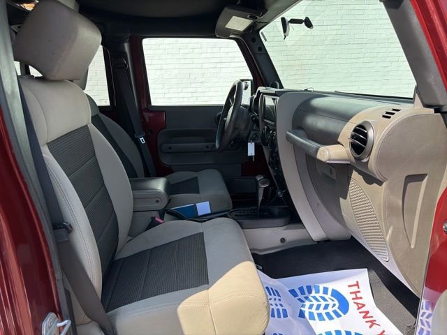 Used 2010 Jeep Wrangler Unlimited Rubicon w/ Trailer Tow Group image 12