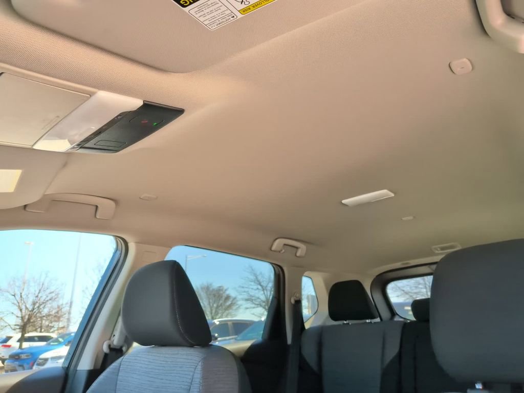 Used 2023 Nissan Rogue SV image 31