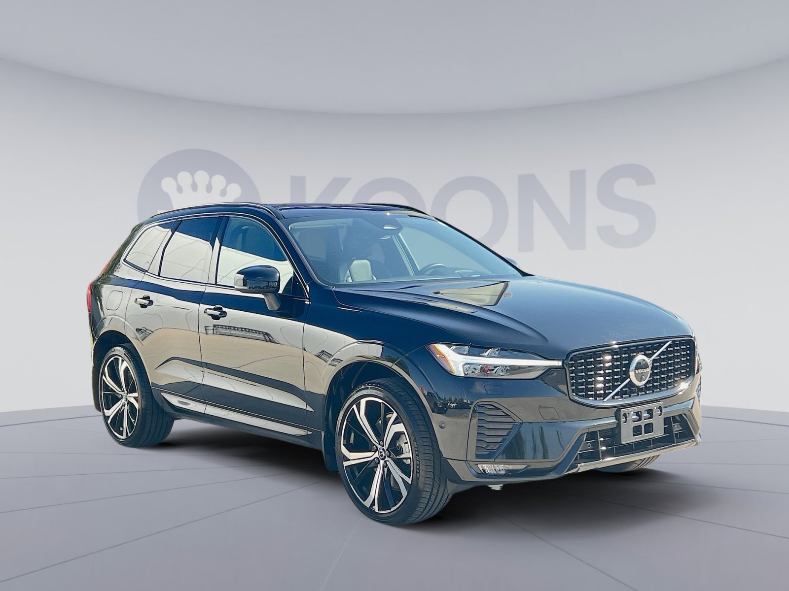 Certified 2023 Volvo XC60 B6 Ultimate w/ Climate Package image 10