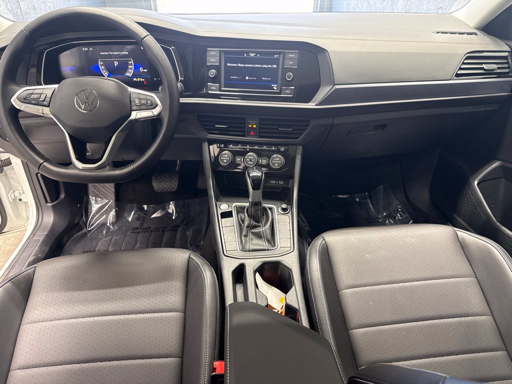Used 2023 Volkswagen Jetta SE w/ Panoramic Sunroof Package FWD image 20