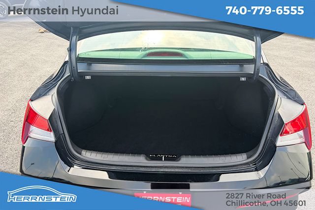 Certified 2025 Hyundai Elantra Sport FWD image 17