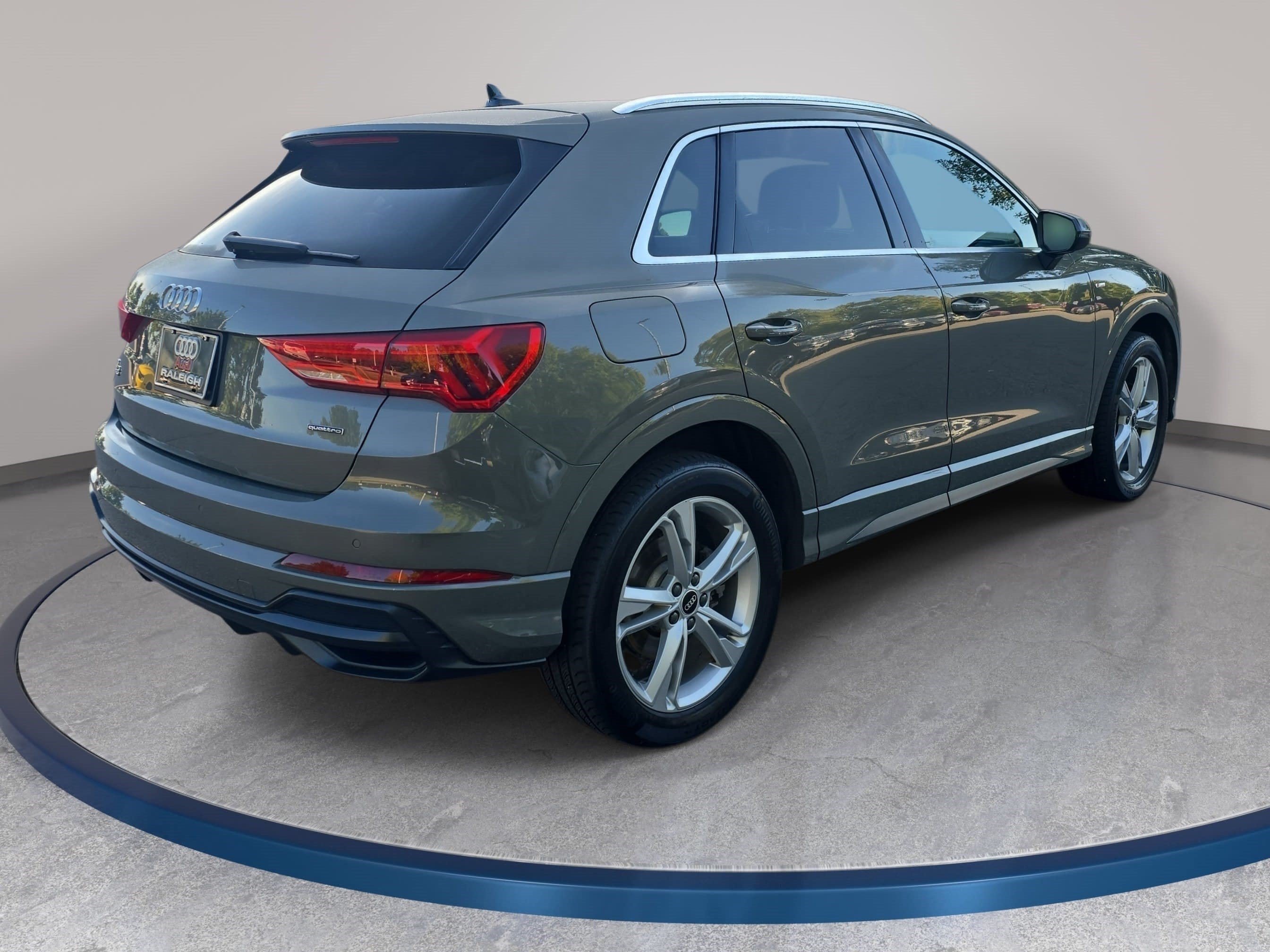 Used 2022 Audi Q3 2.0T Premium w/ Convenience Package AWD/4WD image 5