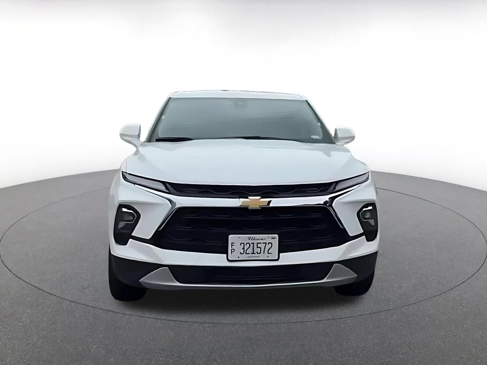 Used 2025 Chevrolet Blazer LT FWD image 3