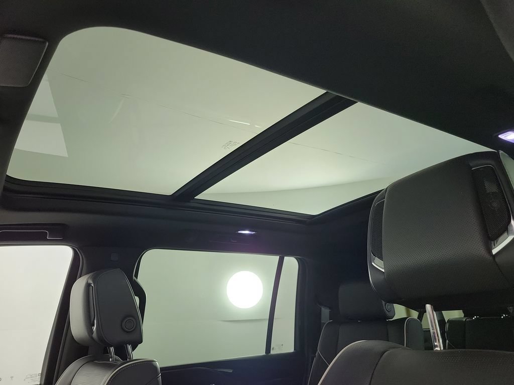 Certified 2024 Cadillac Escalade ESV Sport AWD/4WD image 18