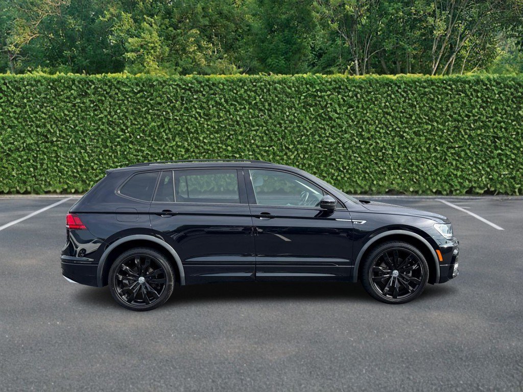 Used 2020 Volkswagen Tiguan SE R-Line FWD image 2