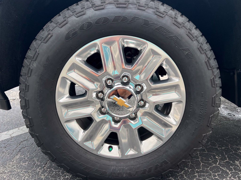 Used 2025 Chevrolet Silverado 2500 High Country w/ Technology Package AWD/4WD image 26