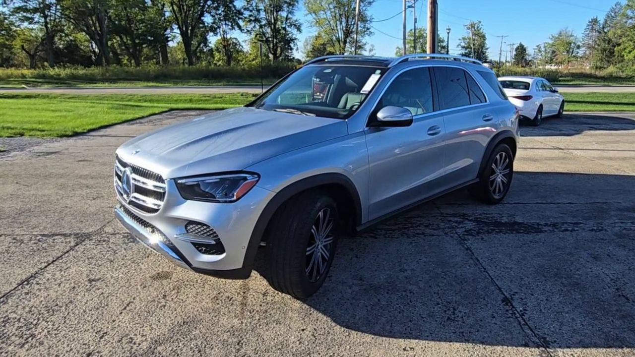Used 2025 Mercedes-Benz GLE 350 4MATIC image 4