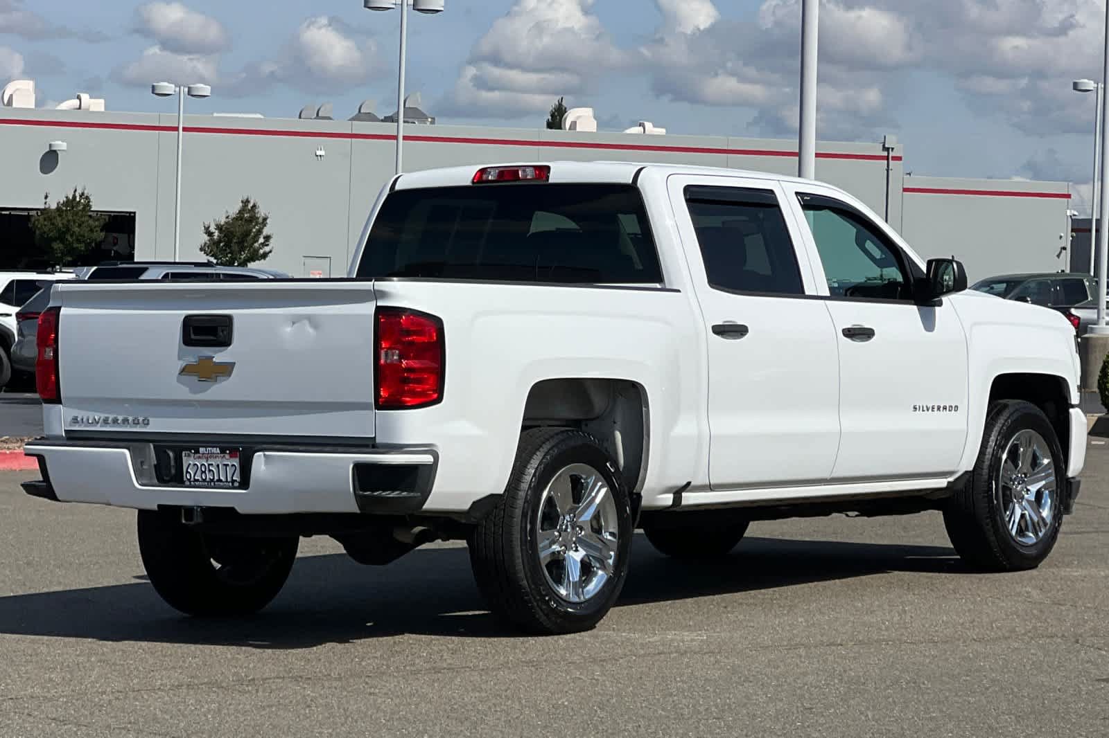 Used 2018 Chevrolet Silverado 1500 Custom w/ Trailering Package RWD image 2