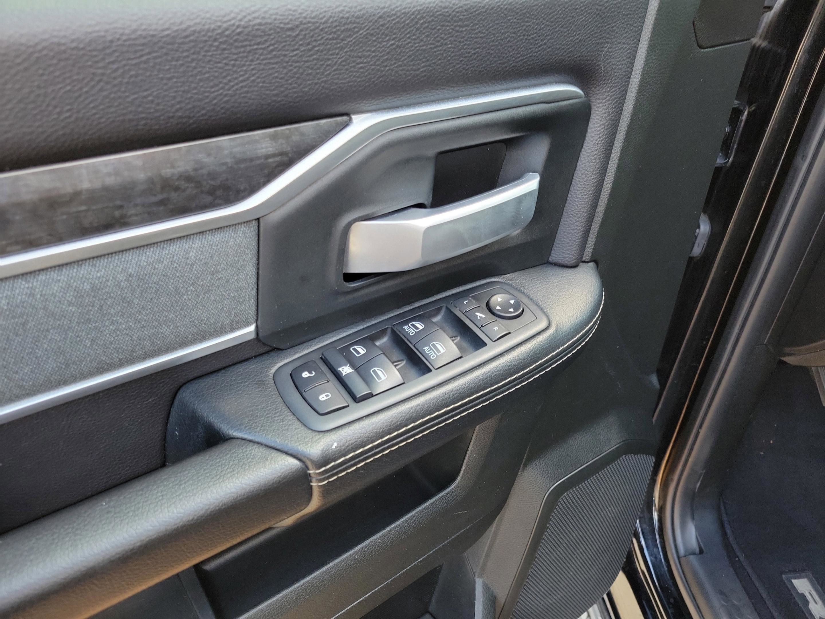 Used 2020 RAM 3500 Big Horn w/ Level 2 Equipment Group image 7