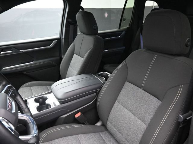 Used 2025 GMC Acadia Elevation FWD image 13