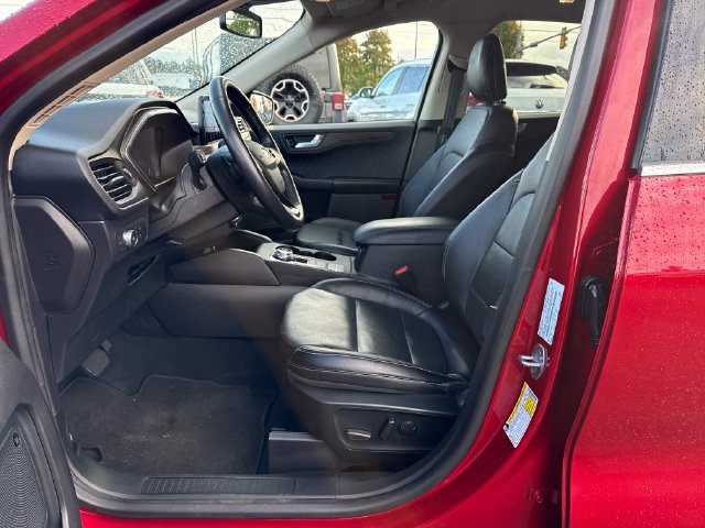 Used 2020 Ford Escape Titanium w/ Titanium Premium Package 2.0 AWD/4WD image 14