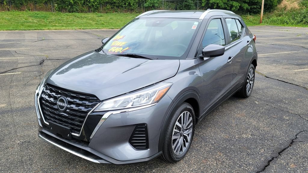 Used 2024 Nissan Kicks SV FWD image 3