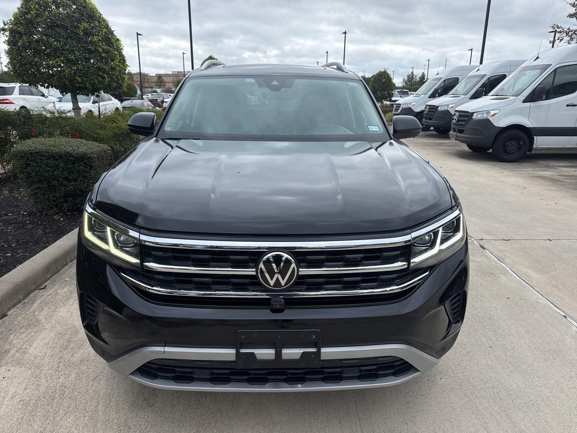 Used 2021 Volkswagen Atlas SEL Premium image 2