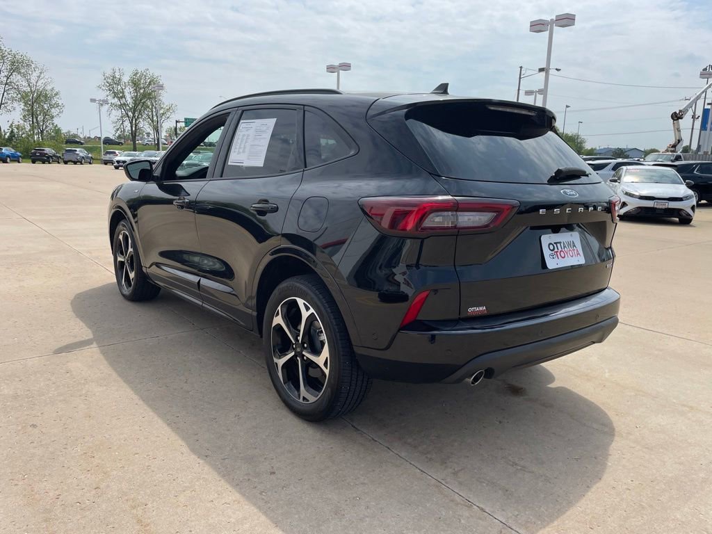 Used 2023 Ford Escape ST-Line Elite w/ Premium Technology Package AWD/4WD image 7