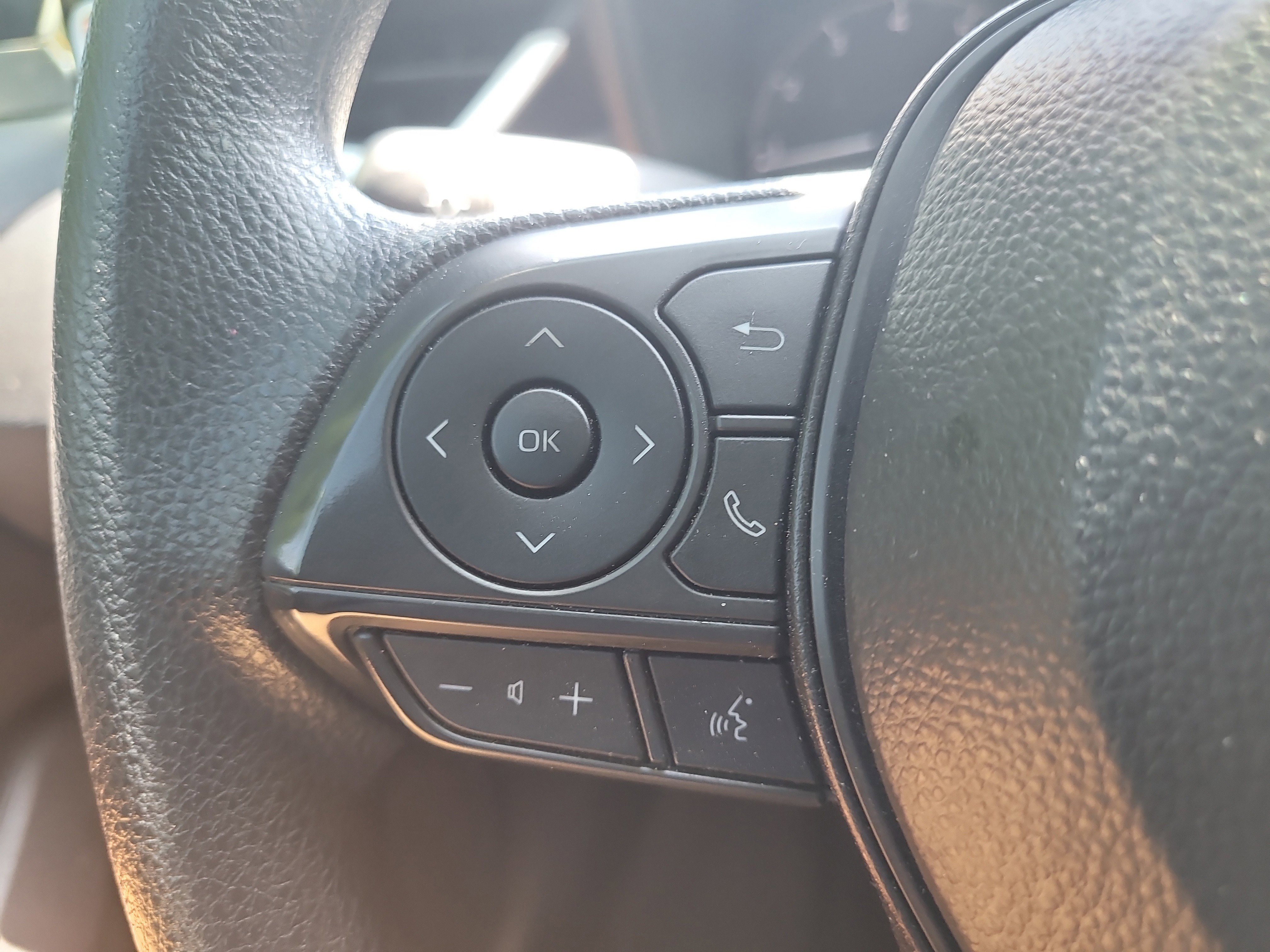 Used 2025 Toyota Corolla LE FWD image 26