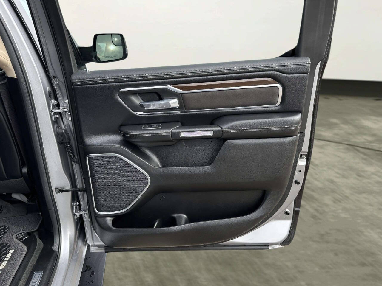 Used 2021 RAM 1500 Laramie AWD/4WD image 18