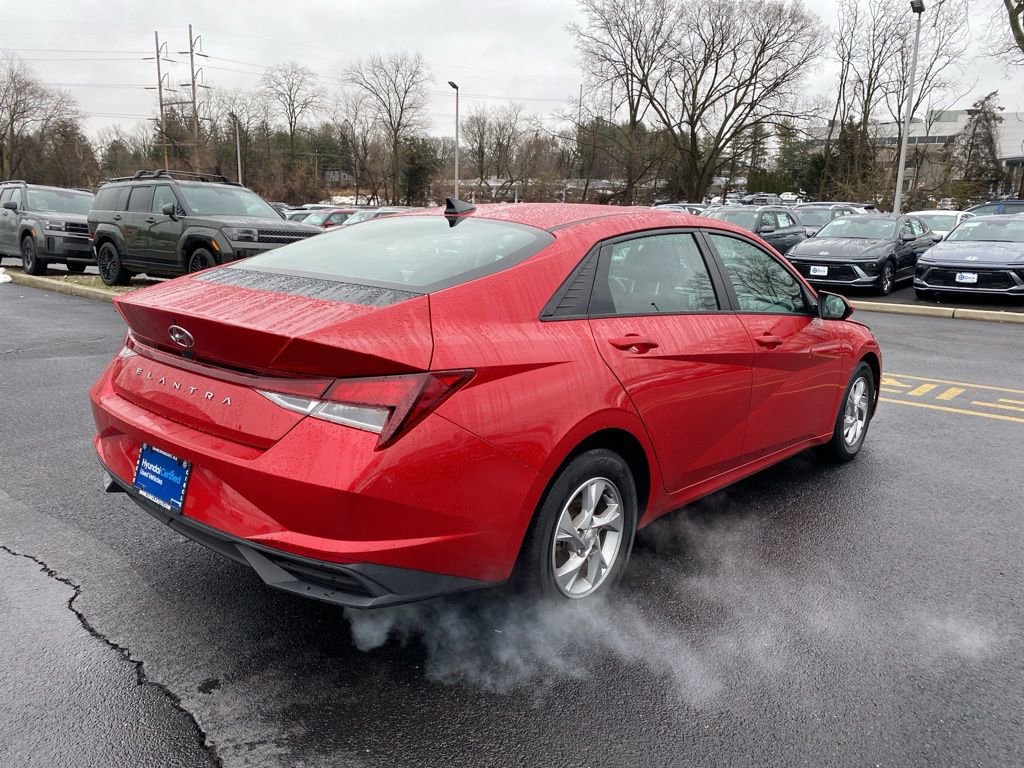 Certified 2021 Hyundai Elantra SE image 4