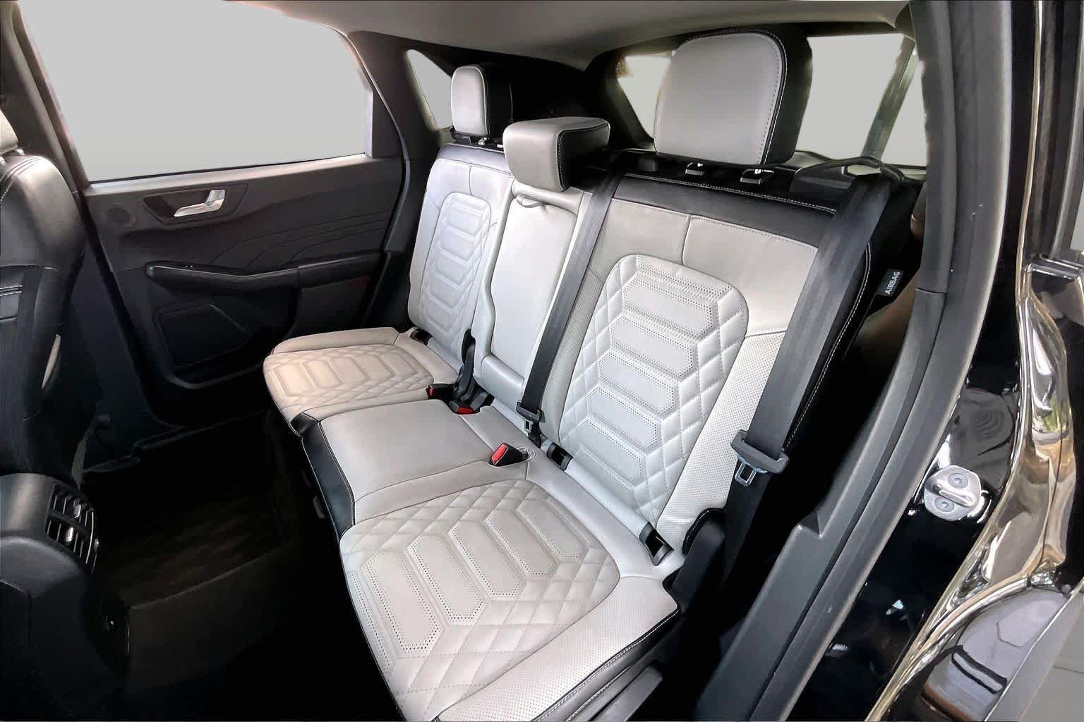Used 2023 Ford Escape Platinum w/ Premium Technology Package AWD/4WD image 21