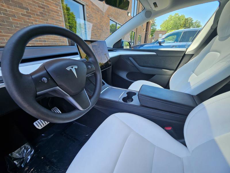 Used 2023 Tesla Model Y Performance AWD/4WD image 34