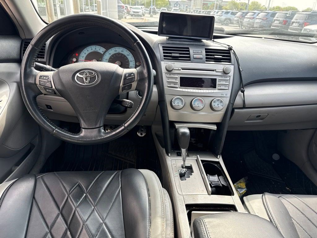 Used 2011 Toyota Camry SE w/ Sport Leather Pkg FWD image 7