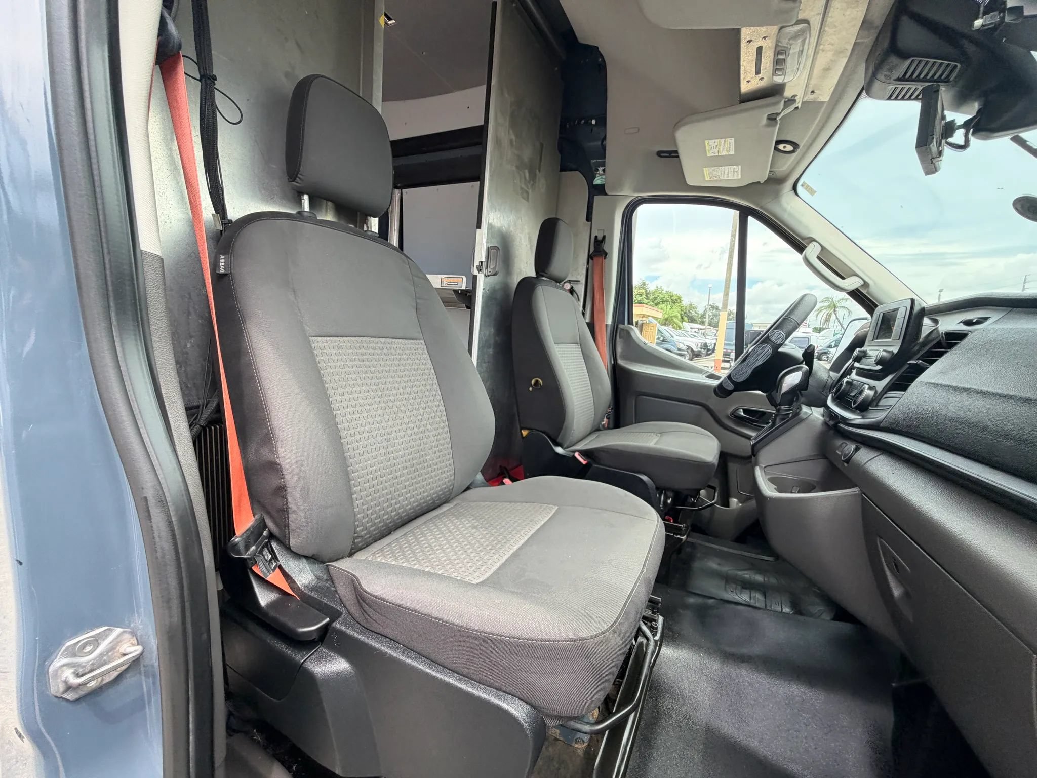 Used 2020 Ford Transit 250 148 High Roof Extended RWD image 18