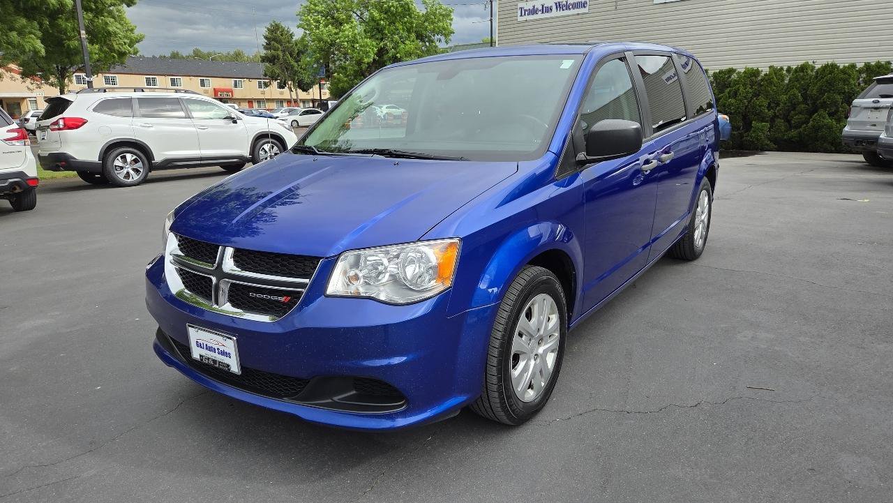 Used 2019 Dodge Grand Caravan SE w/ UConnect Hands-Free Group FWD image 2