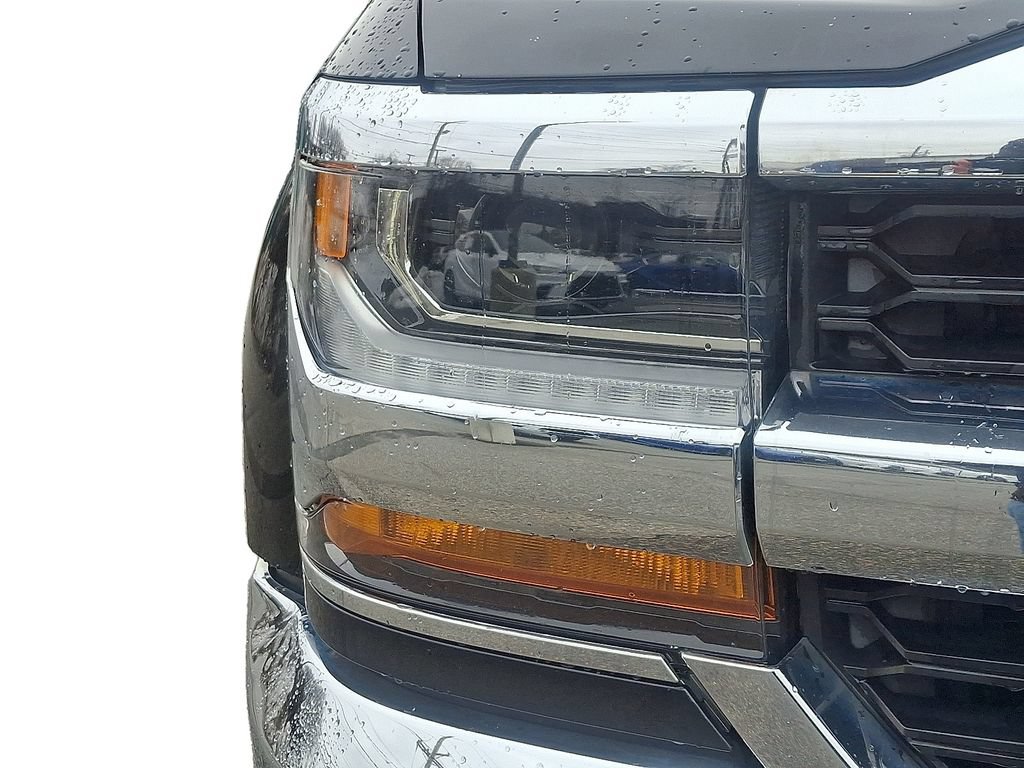 Used 2018 Chevrolet Silverado 1500 LT w/ All Star Edition AWD/4WD image 10