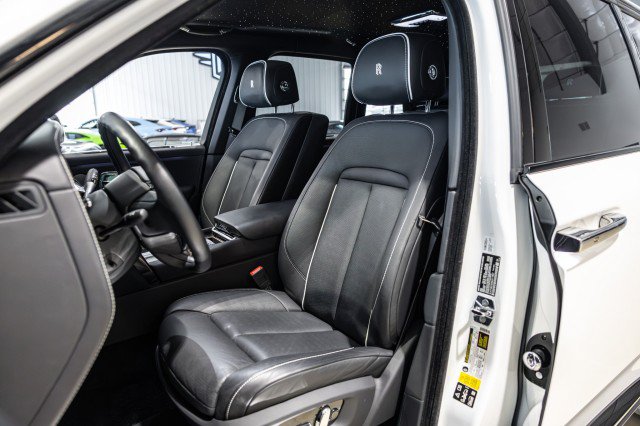 Used 2022 Rolls-Royce Cullinan Black Badge AWD/4WD image 37