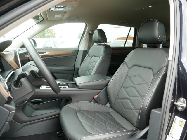 Certified 2025 Volkswagen Atlas SE AWD/4WD image 14