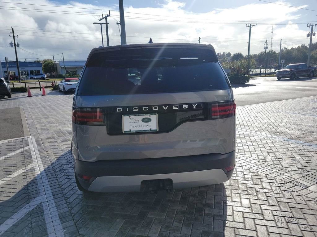 New 2025 Land Rover Discovery S image 4