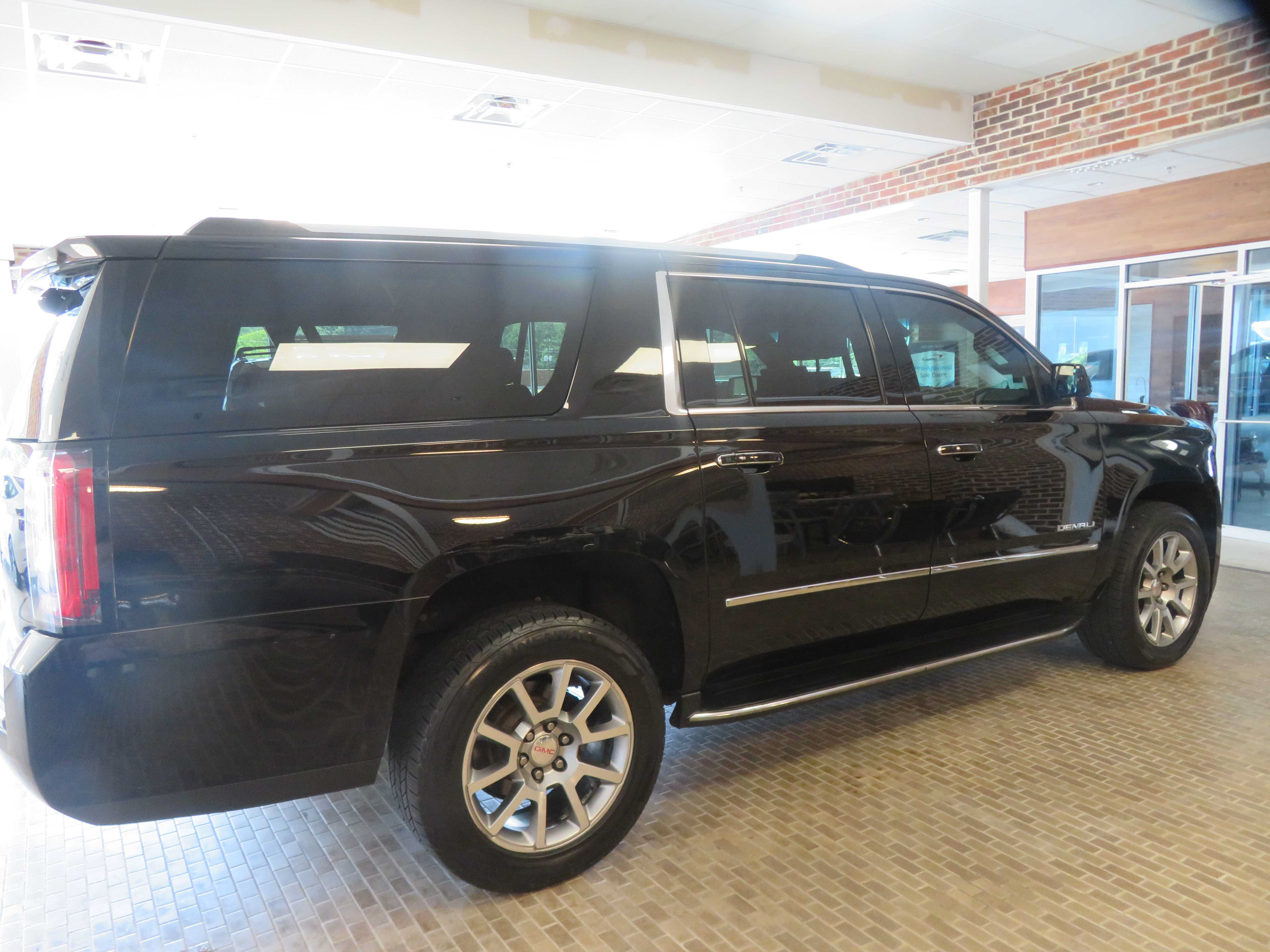 Used 2019 GMC Yukon XL Denali AWD/4WD image 73