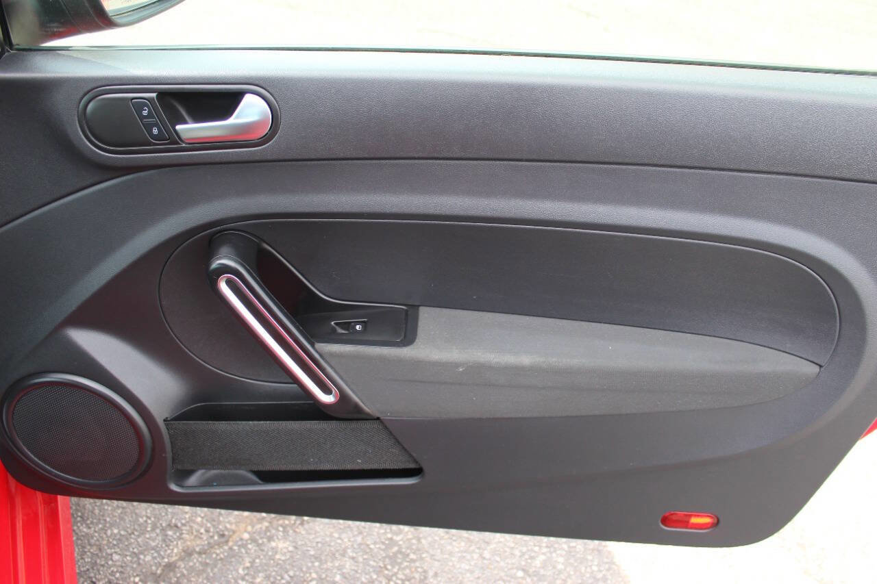 Used 2019 Volkswagen Beetle 2.0T S image 10