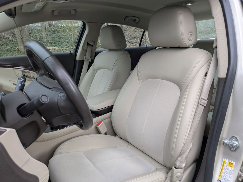 Used 2015 Buick LaCrosse image 12