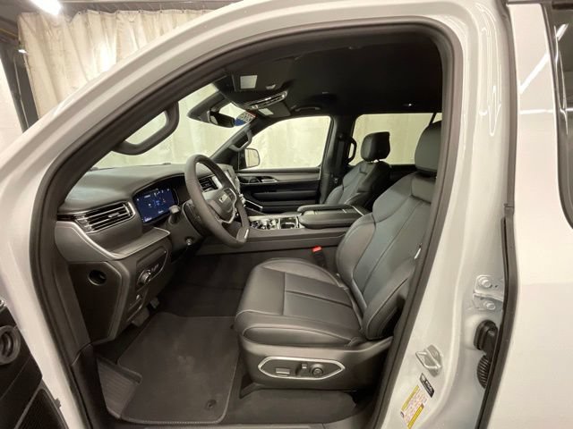 New 2026 Jeep Grand Wagoneer L Limited AWD/4WD image 10