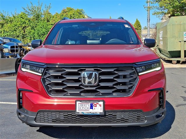 New 2025 Honda Pilot Sport image 2