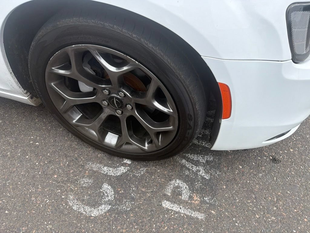Used 2015 Chrysler 300 S RWD image 7