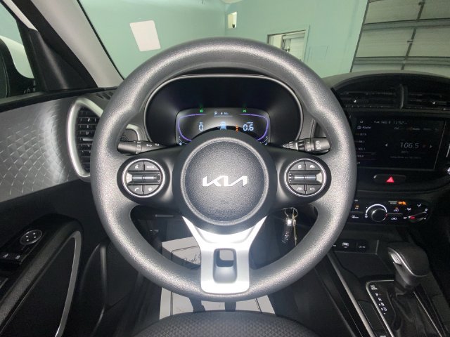 Used 2023 Kia Soul LX w/ Option Group 015 FWD image 14