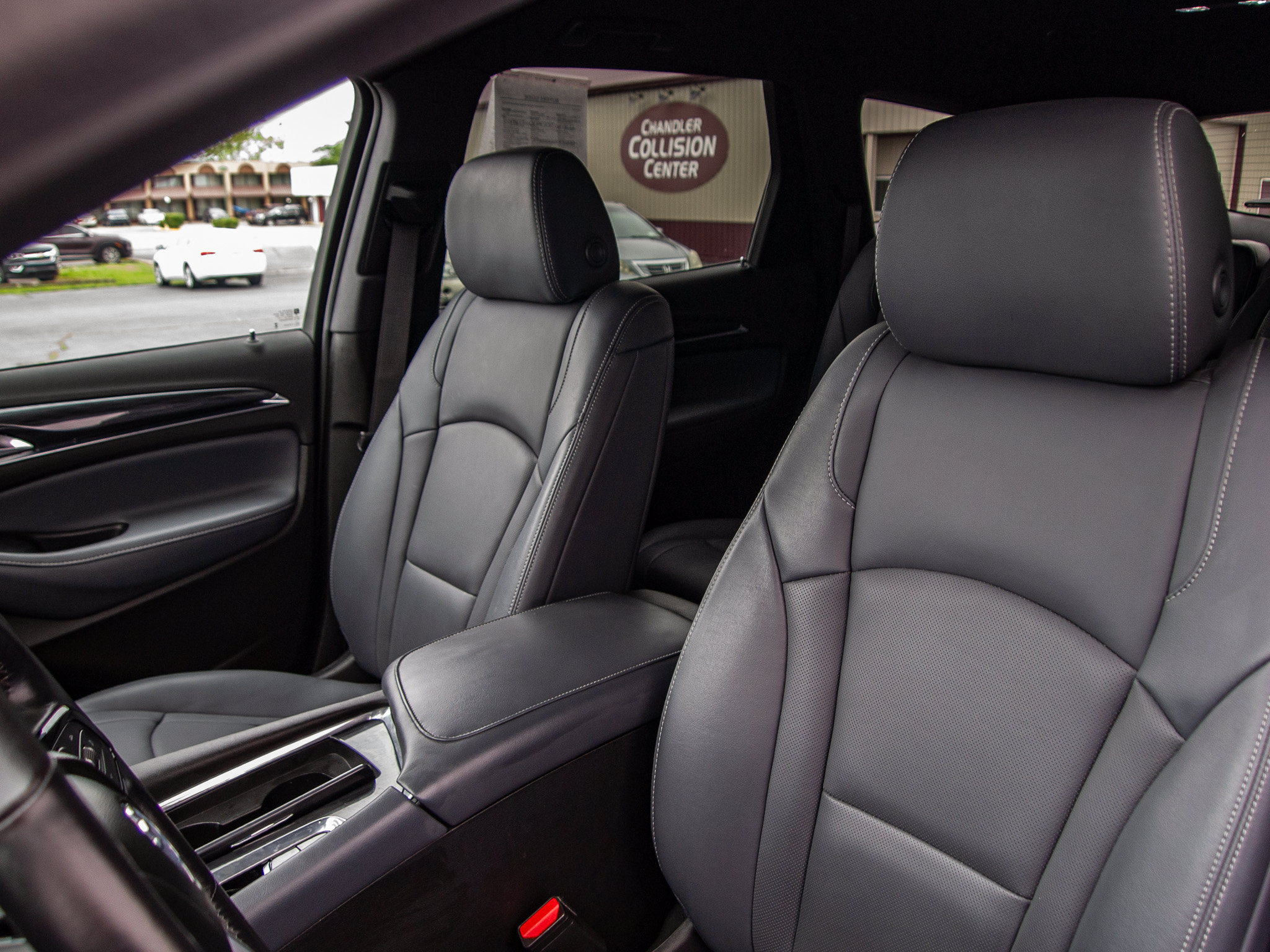 Used 2024 Buick Enclave Essence w/ Technology Package FWD image 24